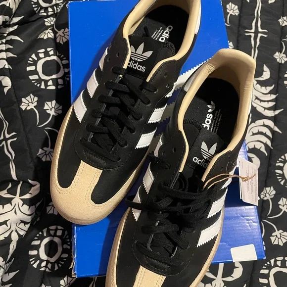 NEW adidas Samba OG Black and White Sneakers Big Kids 7/Mens 7/Womens 8 - Picture 3 of 10